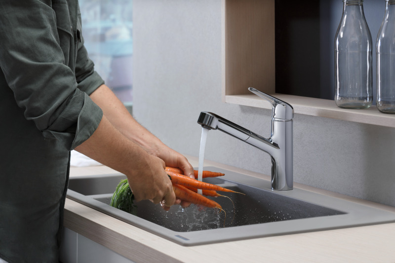 HansGrohe Focus M42 Tek Kollu Eviye Bataryası 150, Çekilebilir Gaga, 1Jet - 71814000 - 2