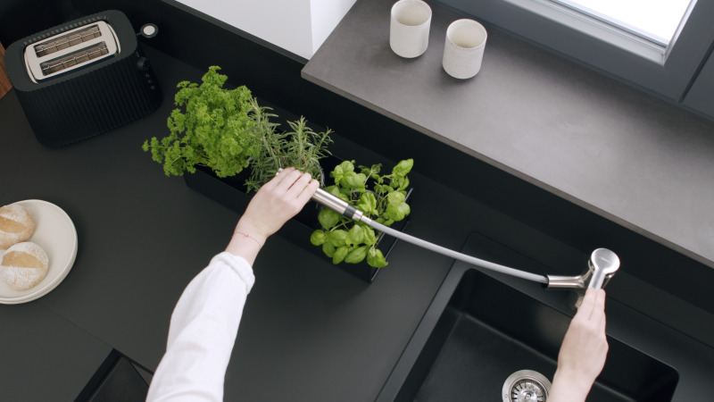 HansGrohe Zesis M33 Tek Kollu Eviye Bataryası, 150, Çekilebilir El Duşu,2Jet, Sbox Lite - 74803800 - 2